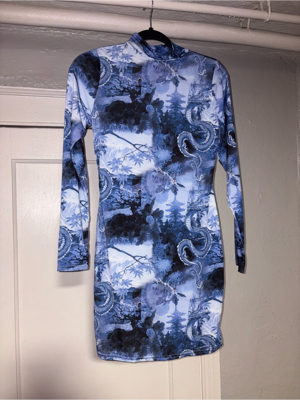 PrettyLittleThing Blue Print Long Sleeve Bodycon Dress